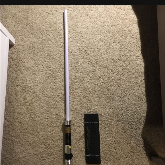 Star Wars Signature Series Force FX Lightsaber with removable blade - Picture 9 of 9